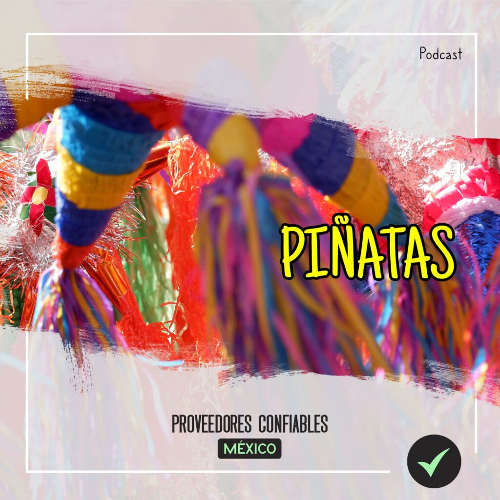 Fila de piñatas coloridas en fiesta mexicana